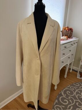 Women's Cream Single-Breasted Blazer Coat
